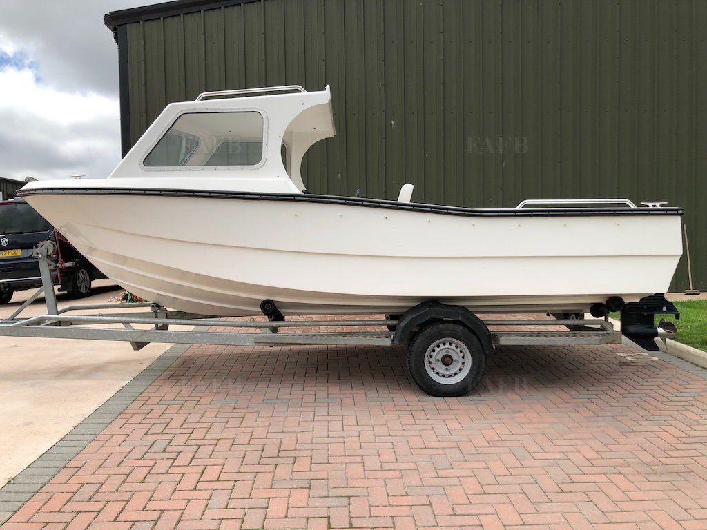 Trinity 18 Cuddy Fast Fisher